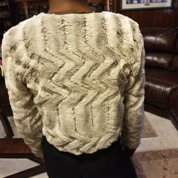 Sale! Faux Fur Jacket - Picture 3 of 7